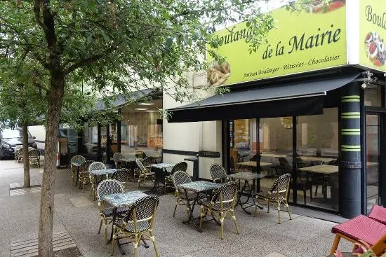 Devanture et terrasse de la Boulangerie de la Mairie à Oullins-Pierre-Bénite
